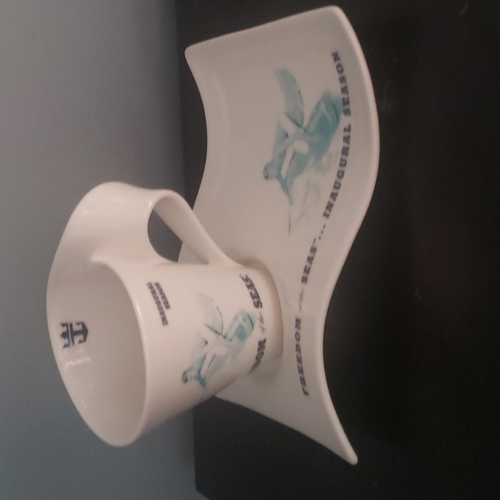 Royal Caribbean Freedom of the Seas Inagural Season 2006 Cup and Tray